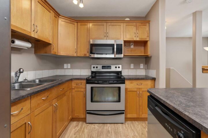 Property Photo: 4915 45 Street 201 AB T4V 1E3