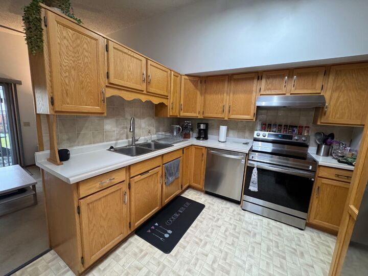 Property Photo:  16 Hermary Street  AB T4N 6E7 