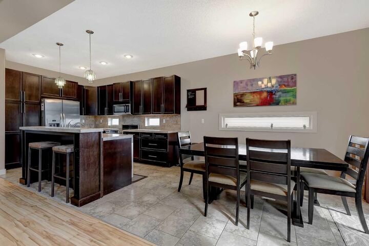 Photo de la propriété:  8539 69 Avenue  AB T8X 0C8 