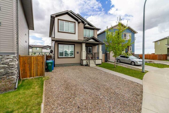 Property Photo: 679 Keystone Chase W AB T1J 5G2