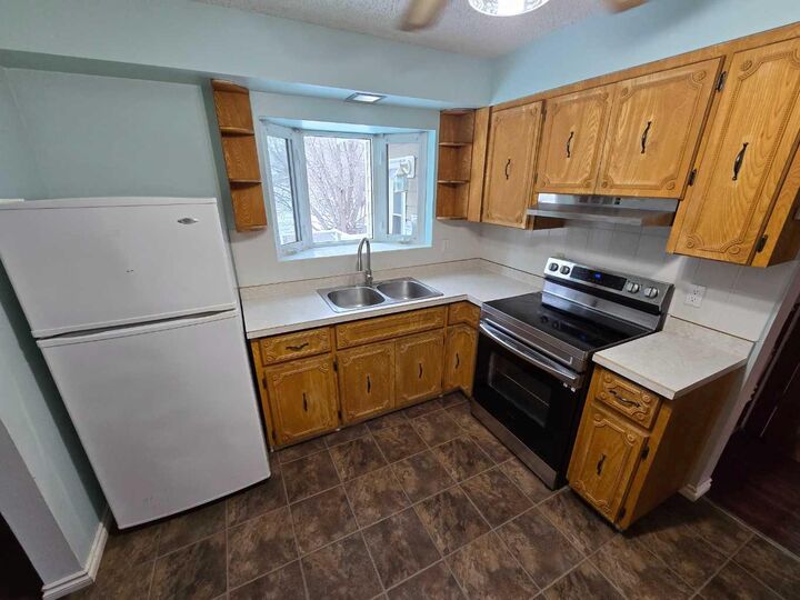 Property Photo: 8602 95 Street AB T8S 1G5