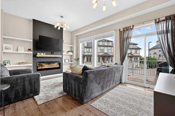 Photo de la propriété:  50 Westland Road 500  AB T1S 2G4 