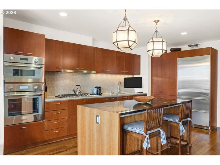 Property Photo: 841 S Gaines St 1412 OR 97239