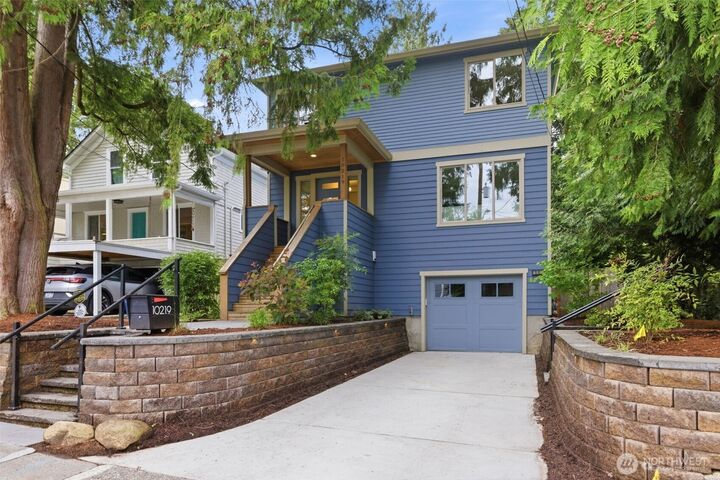 Property Photo: 10219 62nd Avenue S WA 98178