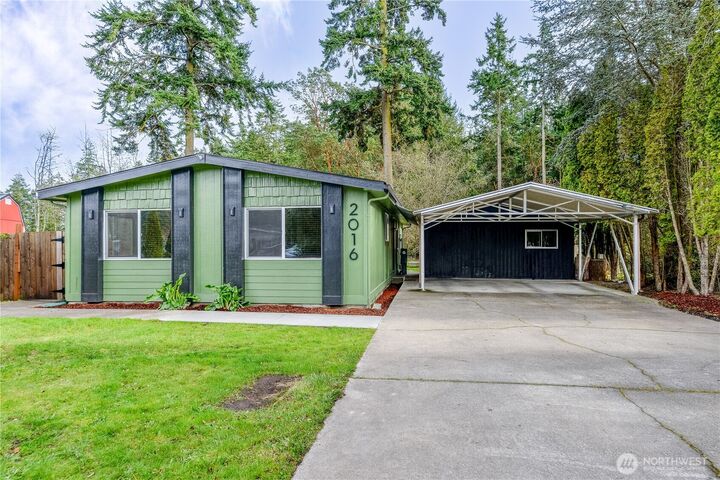 Property Photo: 2016 Queen Anne Place WA 98368