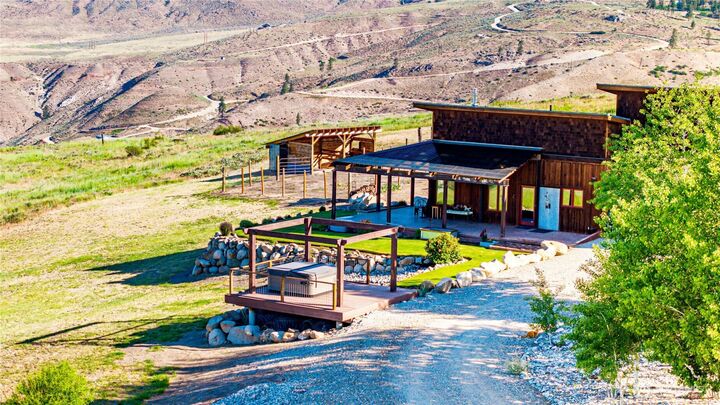 Property Photo: 74 Sawtooth View Road WA 98834