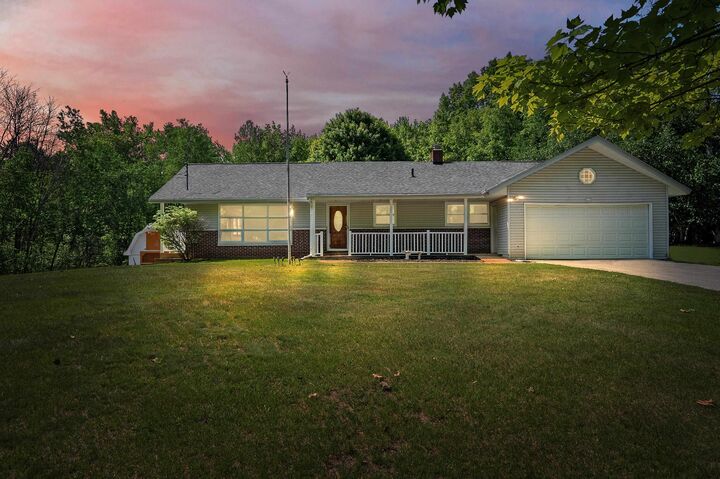 Property Photo: 1135 Hill Drive WI 54155-9114