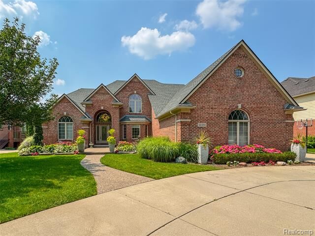 Property Photo: 52455 Indian Summer Drive MI 48051