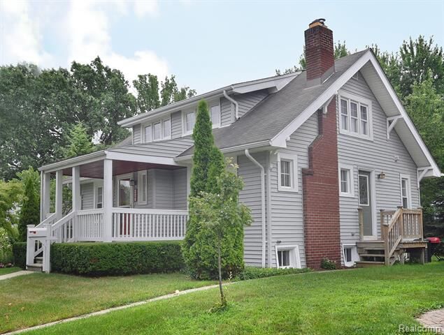 Property Photo:  208 California #Upper Avenue  MI 48067 