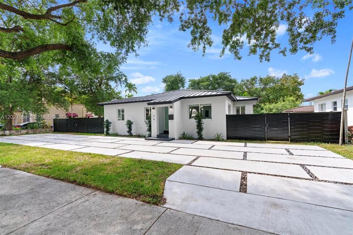Property Photo:  26 NE 88th St  FL 33138 