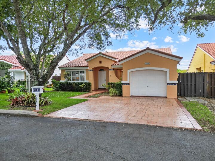 Property Photo: 4260 SW 150th Ave FL 33185