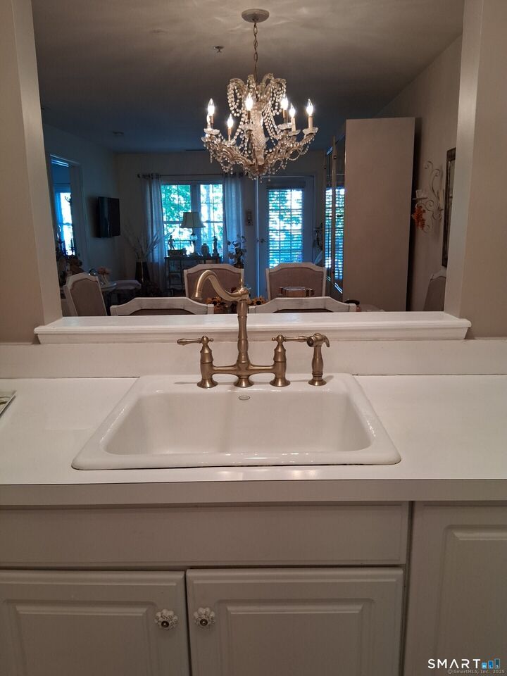 Property Photo:  75 Washington Avenue 8-205  CT 06518 