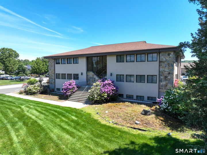Property Photo: 160 Oak Street 1M CT 06033