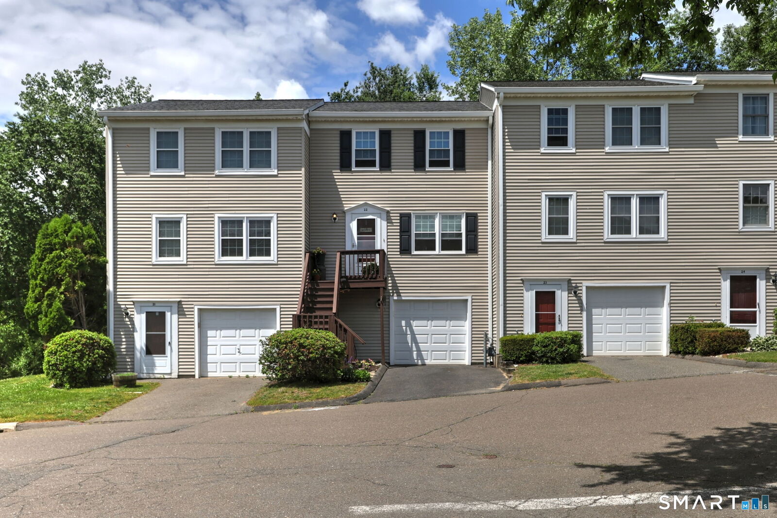 Property Photo: 22 Cornerstone Drive 22 Summit Commons CT 06418