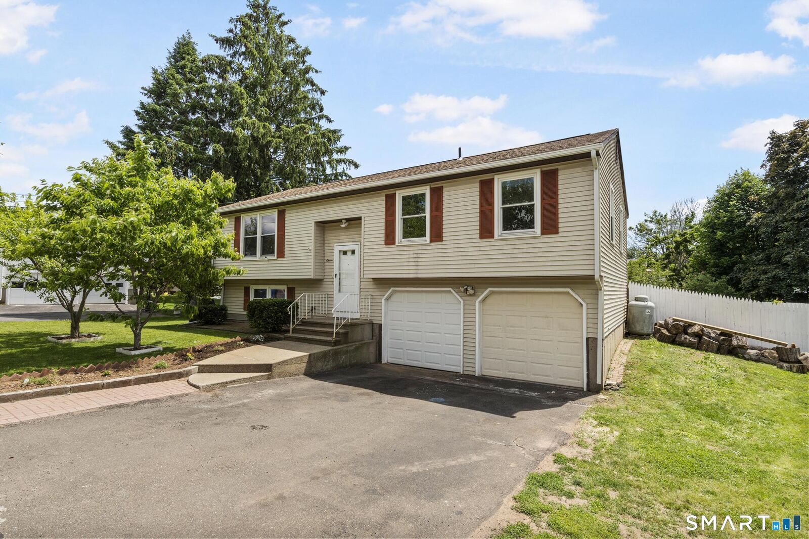 Property Photo: 11 Costanzo Court CT 06518