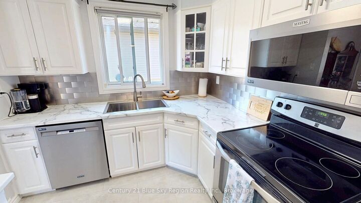 Property Photo:  725 King Street  ON P0H 1H0 