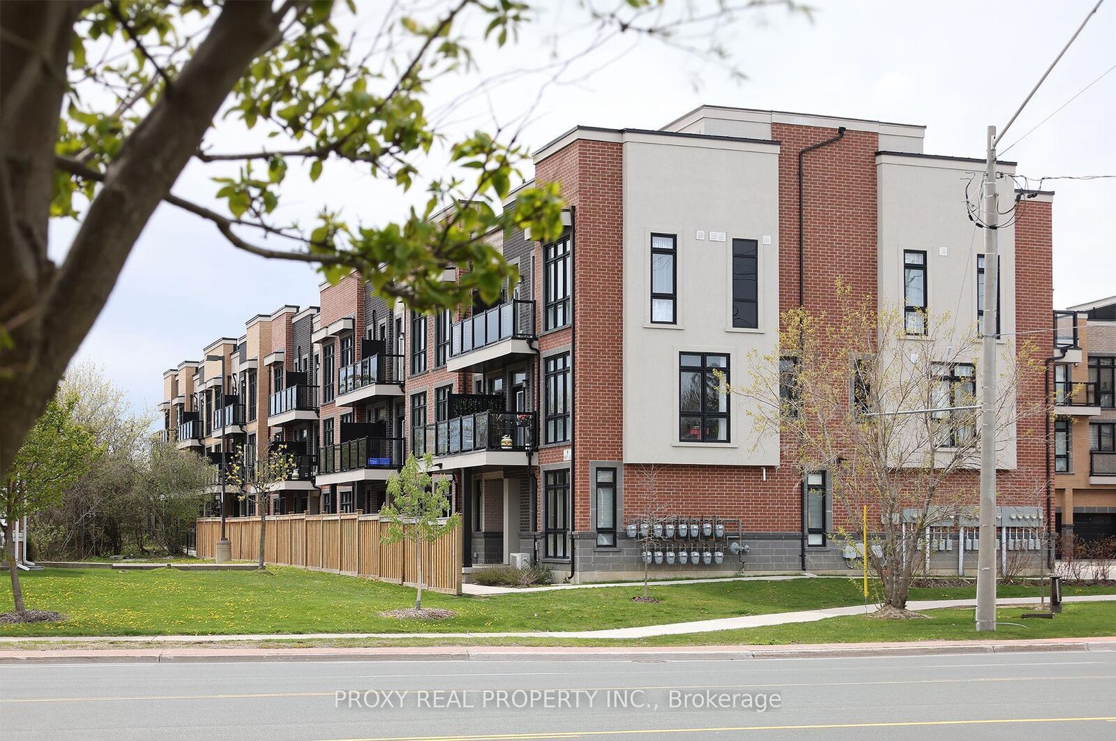 Property Photo: 9 Phelps Lane 18 ON L4E 1J4