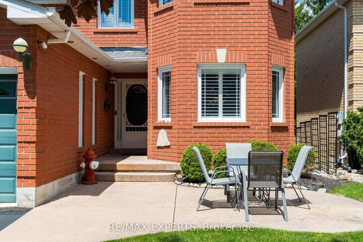 Property Photo: 45 Sunkist Valley Road ON L7E 1T1