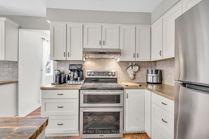 Property Photo:  359 Lexington Road  ON N2K 2J9 