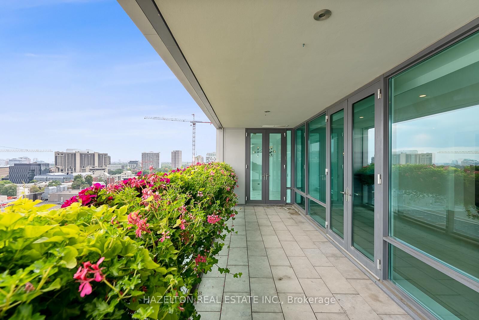 Property Photo: 206 Bloor Street W 1402 ON M5S 1T8