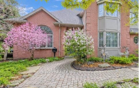 Property Photo: 11 Cramar Crescent ON N7M 6G3