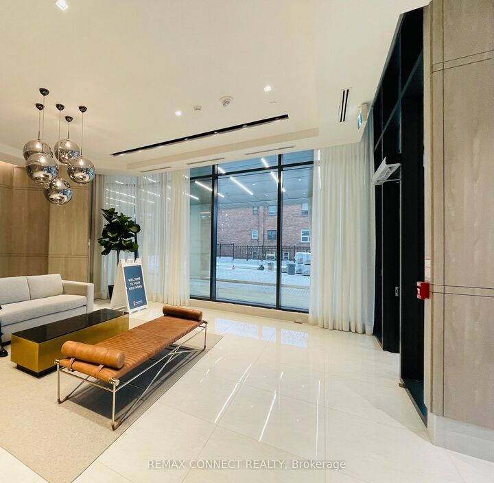 Property Photo: 250 Lawrence Avenue W 504 ON M5M 1B1