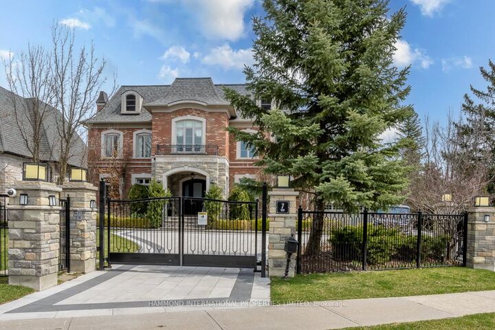 Property Photo: 7 Maryvale Crescent ON L4C 6P6