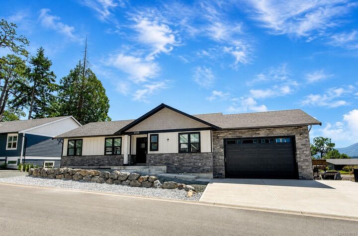 Property Photo: 2036 Oakhill Pl BC V9L 0J2
