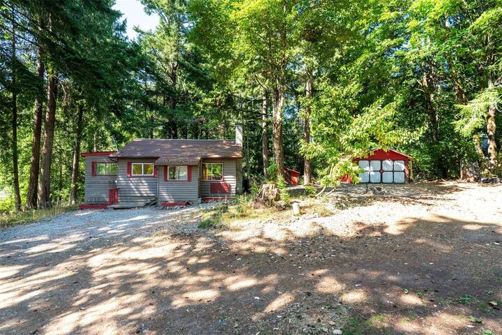 Property Photo: 1725 Elford Rd BC V0R 2W2