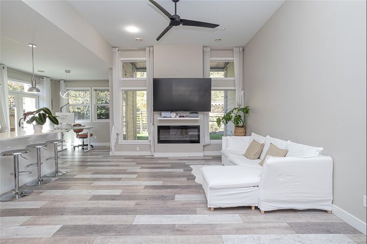 Property Photo:  912 Randall Pl  BC V9B 5W1 