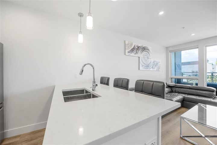 Property Photo: 119 Haliburton St #306 BC V9R 4V9