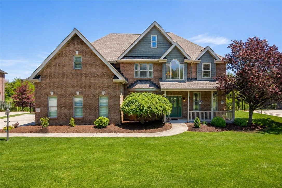 Property Photo:  320 Hedgerow Dr  PA 15367 