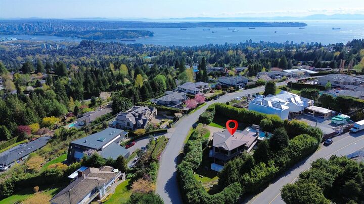 Property Photo: 1109 Hillside Road BC V7S 2G3