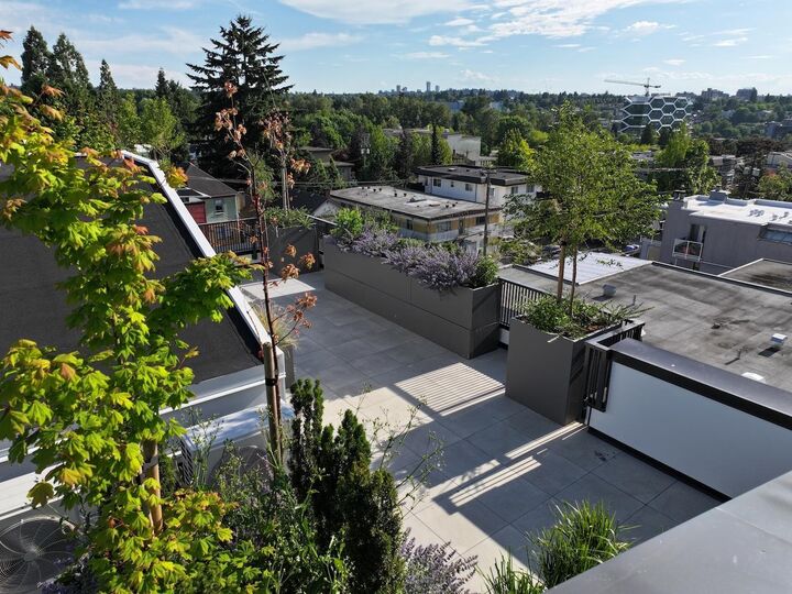Property Photo: 1550 E 3rd Avenue 103 BC V5N 1G9