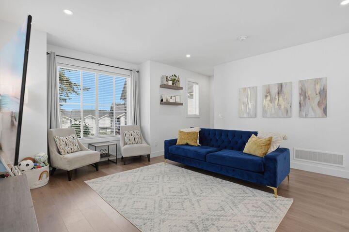 Photo de la propriété:  14355 62 Avenue 39  BC V3X 0K6 
