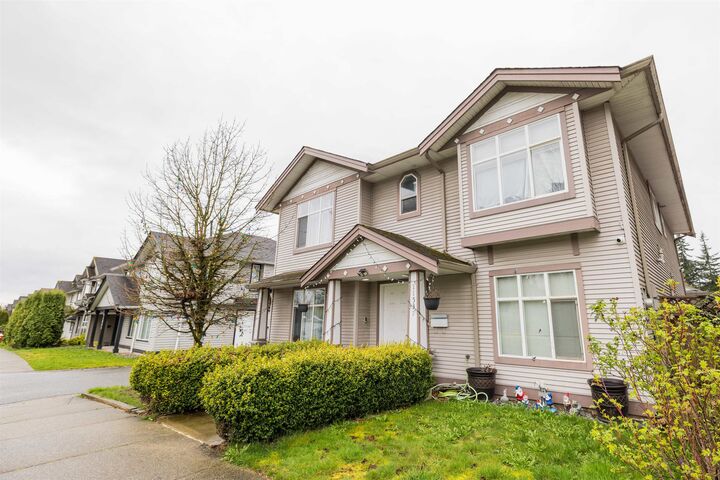 Property Photo: 11537 240 Street BC V2W 1A3