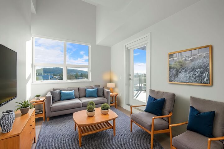 5535 Hastings Street 405 — photo 1