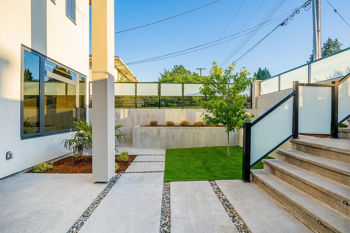 Property Photo:  550 Richmond Street  BC V3L 4C7 
