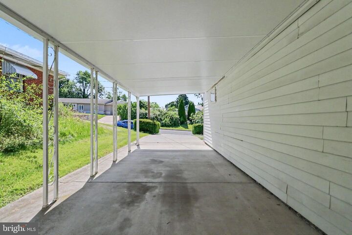 Property Photo:  1024 Buttonwood Drive  PA 17109 