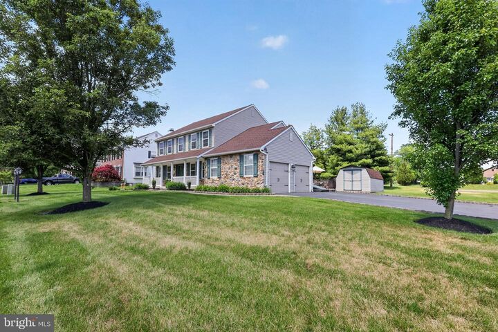 Property Photo:  203 Glenview Drive  PA 18976 