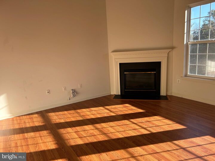 Property Photo:  6821 Hollow Glen Court  VA 20155 