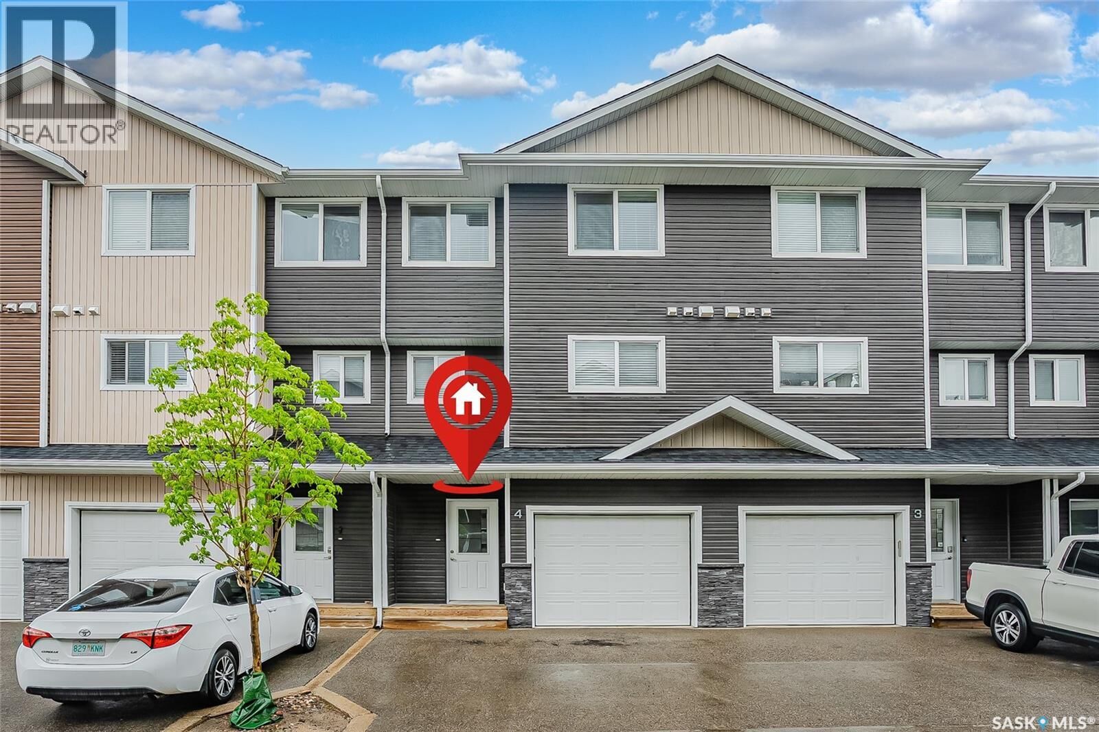 Property Photo:  4 1060 Parr Hill Drive  SK S0K 2T1 