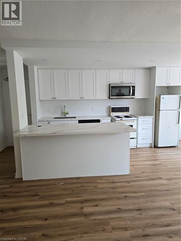 Photo de la propriété:  308 Egerton Street  ON N5Z 2G7 