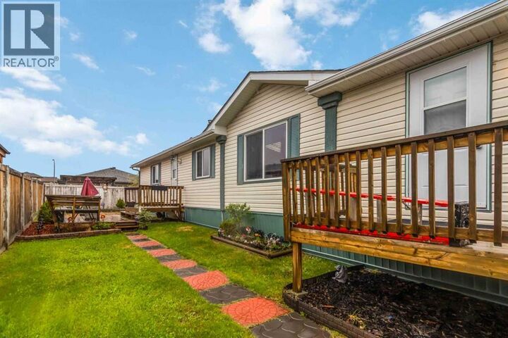 Property Photo:  269 McKinlay Crescent  AB T9K 2M9 