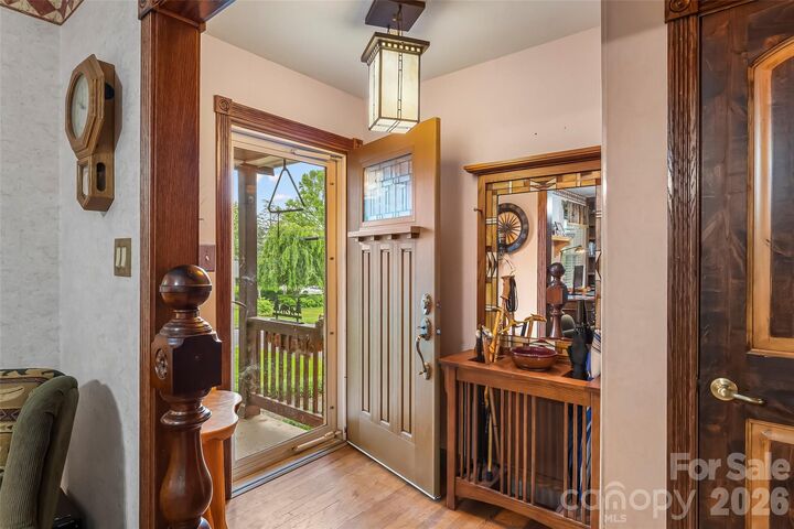 Property Photo:  10 Oak Leaf Lane  NC 28704 