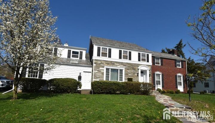 Property Photo:  195 New York Avenue  NJ 08901 