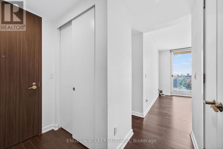 Photo de la propriété:  300 Lisgar Street 1210  ON K2P 0E2 