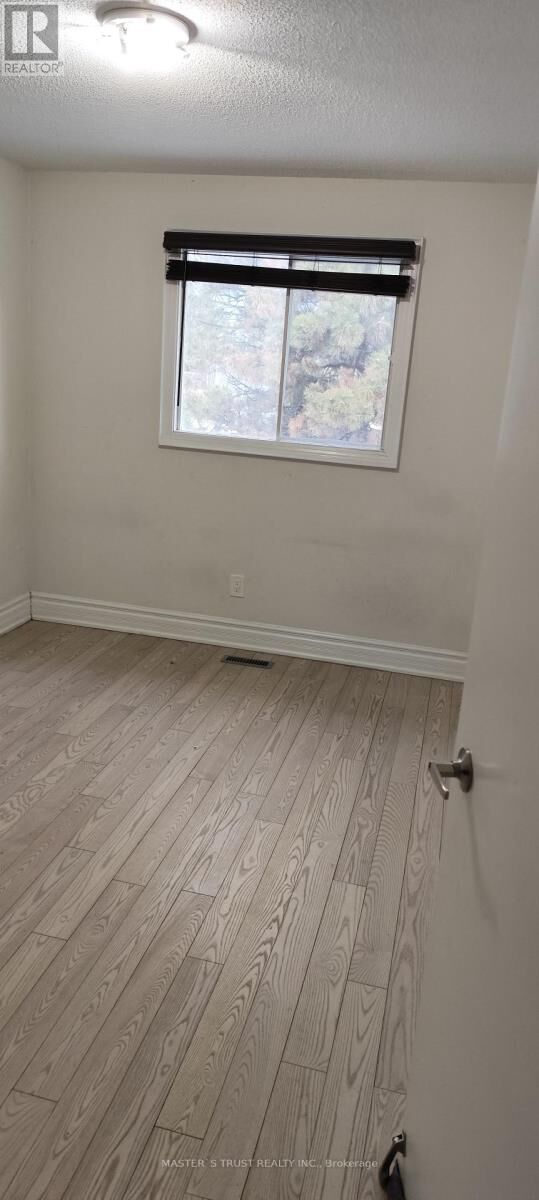 Property Photo: 40 Whitley Castle Crescent South 2nd Floor ON M1V 2P6