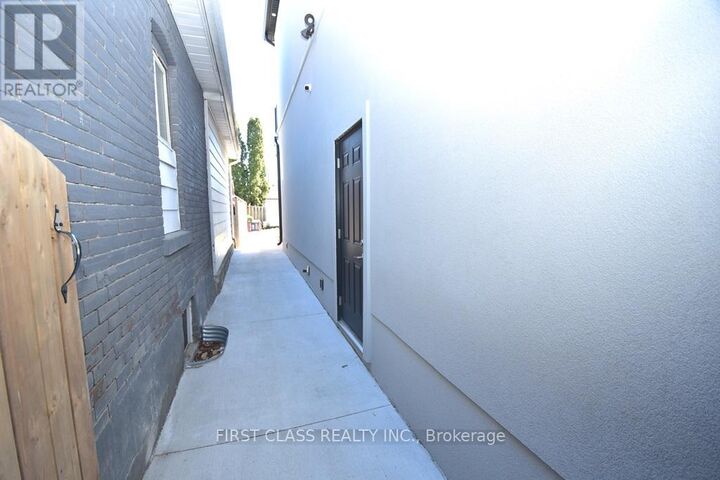 Property Photo: 51 Craydon Avenue 4 ON M6M 2C8