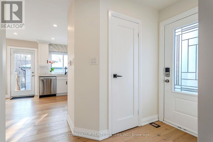 Property Photo:  2280 Wiseman Court  ON L5J 1P2 